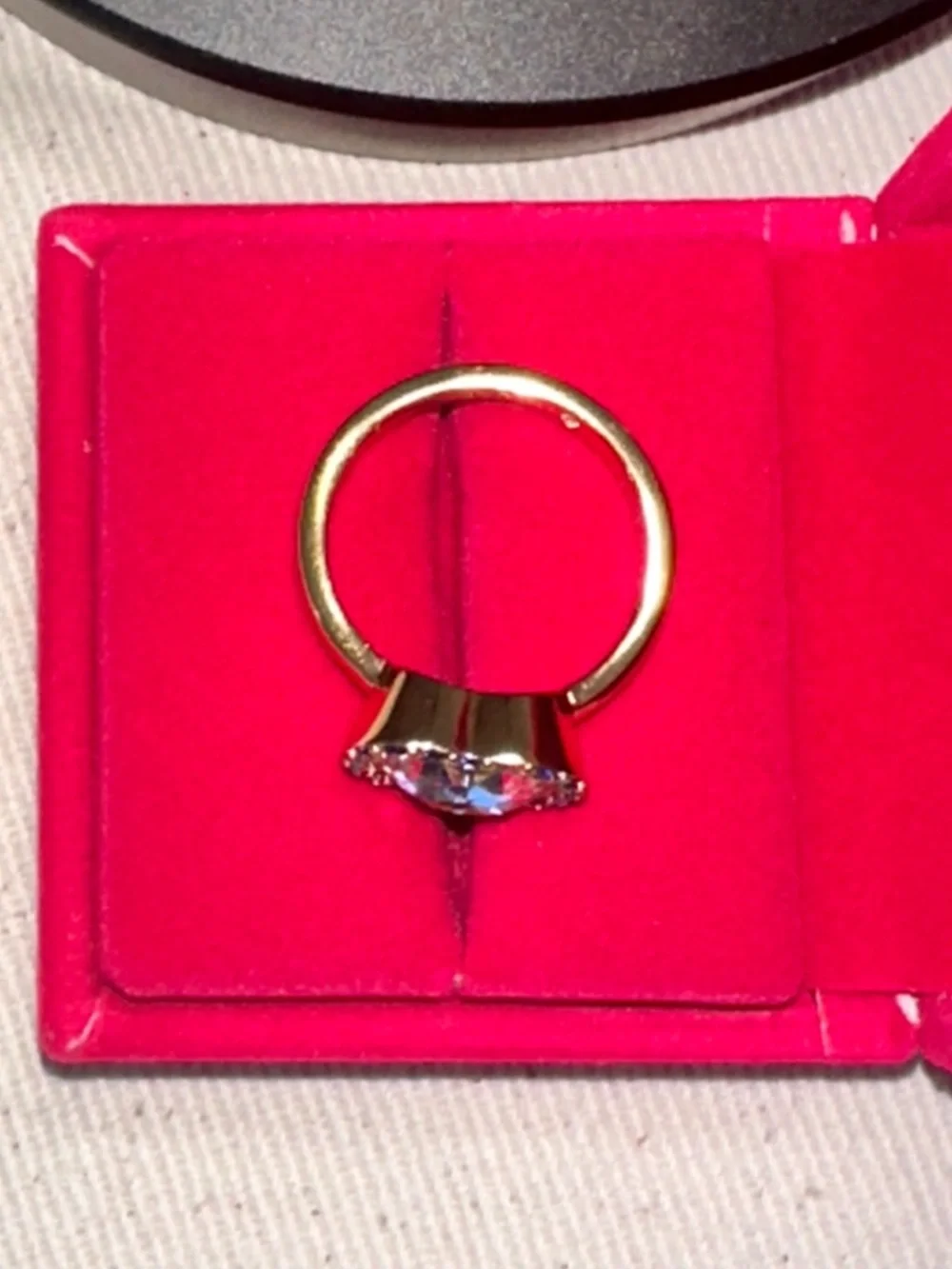 ✨ Kurt Geiger London Crystal Heart Cocktail Ring – Ombre Halo | Like New w/ Box - Picture 5 of 9